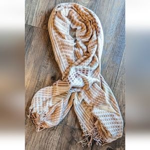 Vince Camuto Long Knit Scarf Neutral Colors NWT One Size 26x70 Rectangular Shawl